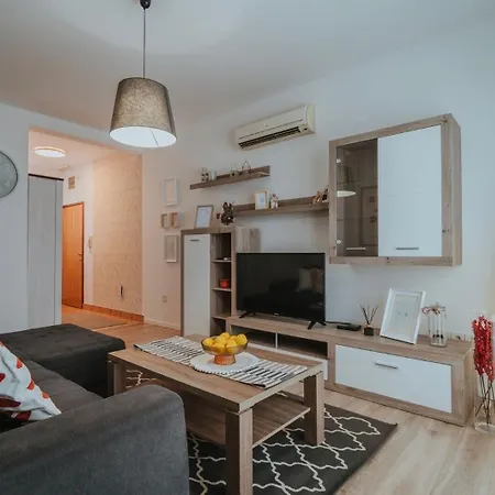 Apartman III U Centru Kutine Kutina Exterior photo